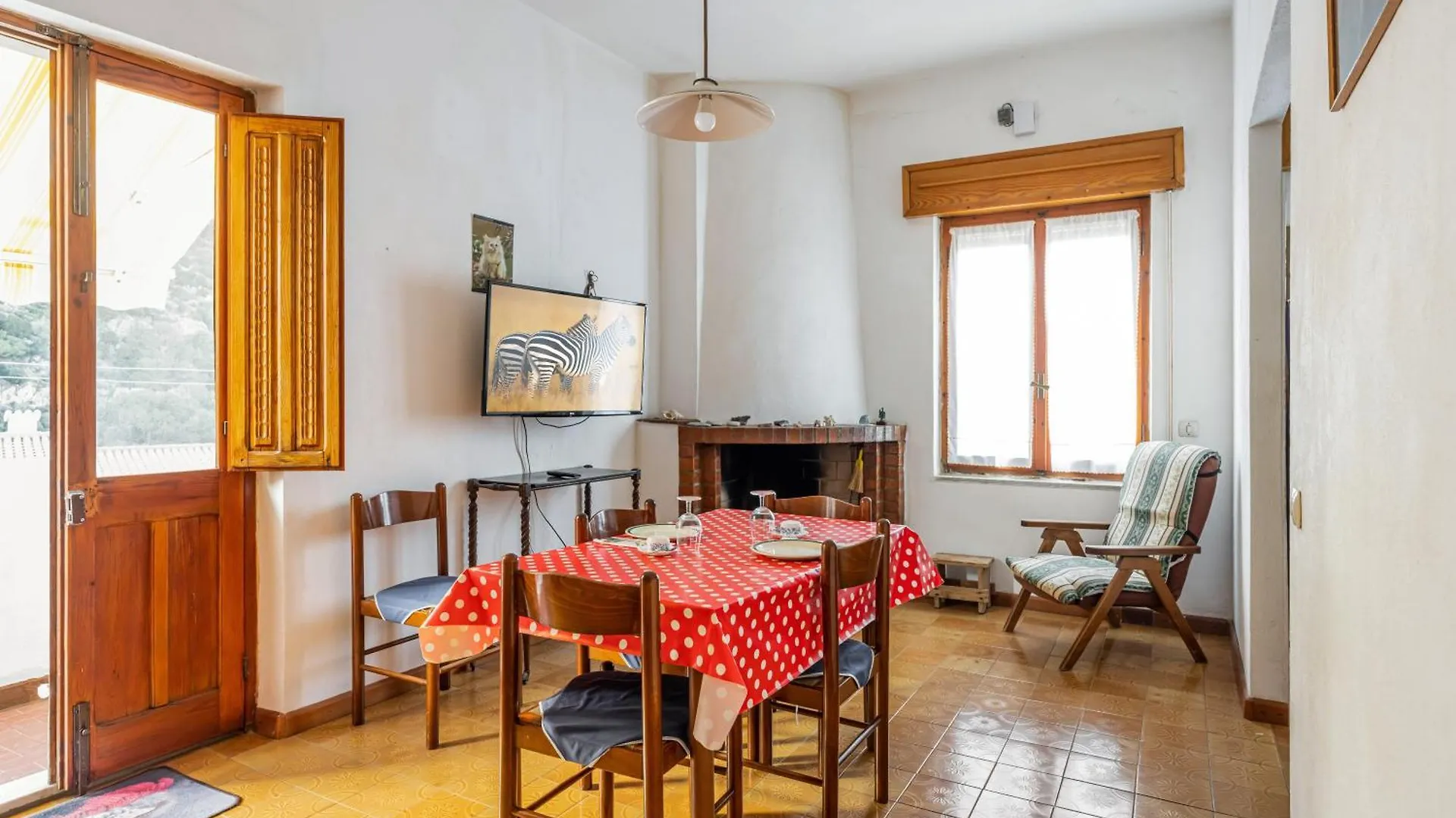 Spiaggia Di Buggerru-Roomy Apartment With Balcony! location