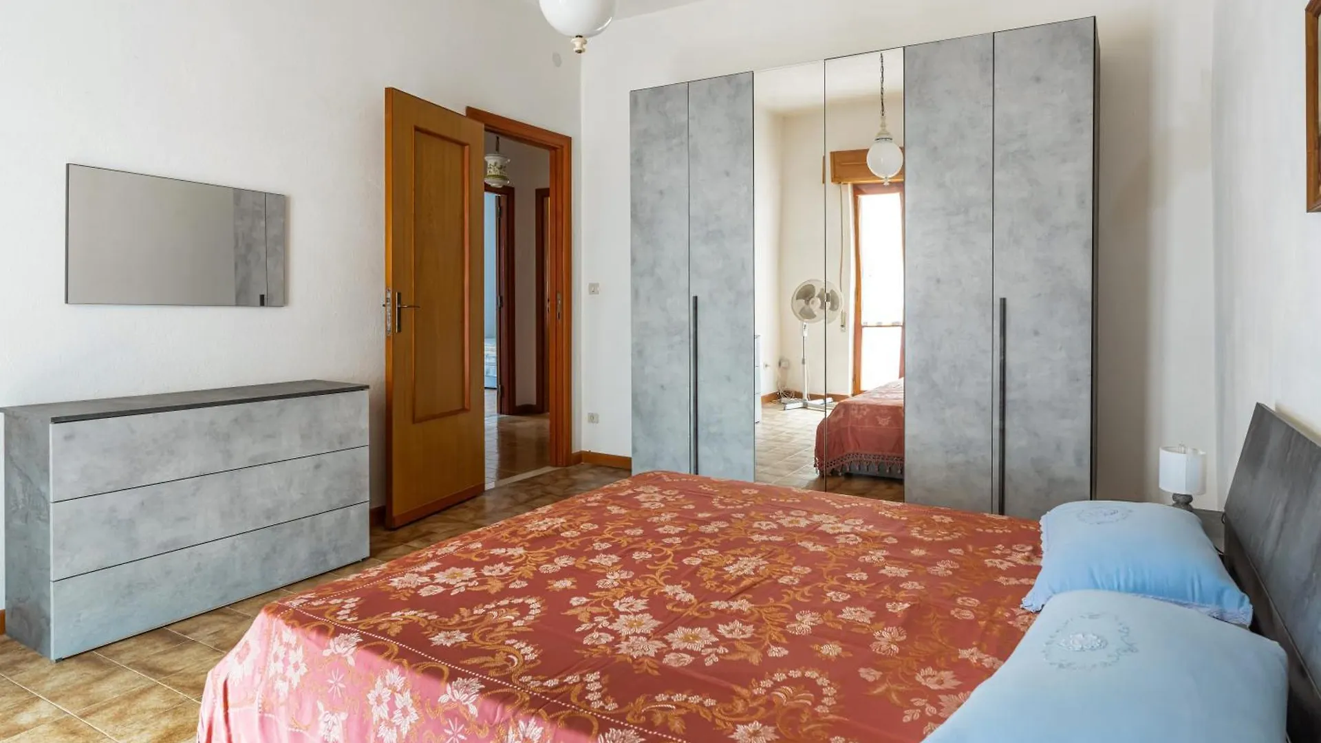 Spiaggia Di Buggerru-Roomy Apartment With Balcony!  Buggerru